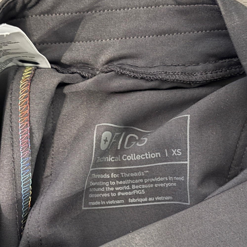 FIGS Charcoal Gray Straight Leg Scrub Pants - Picture 4 of 5
